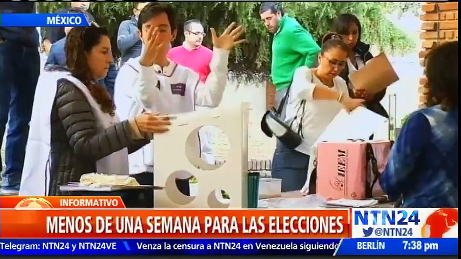 ⁣López Obrador, primero en el más reciente sondeo con 37.7 % de intención de voto