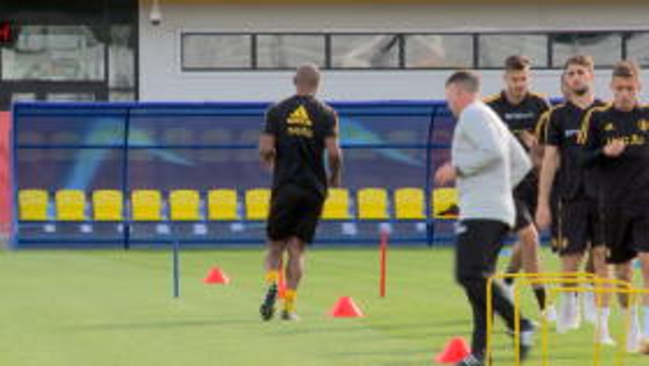 Kompany back training for Belgium