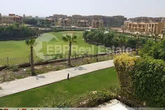 فيلا فاخرة للإيجار في ألجريا فرش راقي تطل على الجولف بموقع مميز