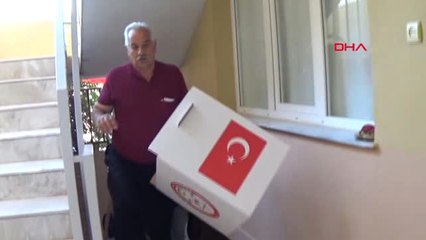 Gaziantep İslahiye'de 13 Engelli ve Hasta Seyyar Sandıkla Evinde Oy Kullandı