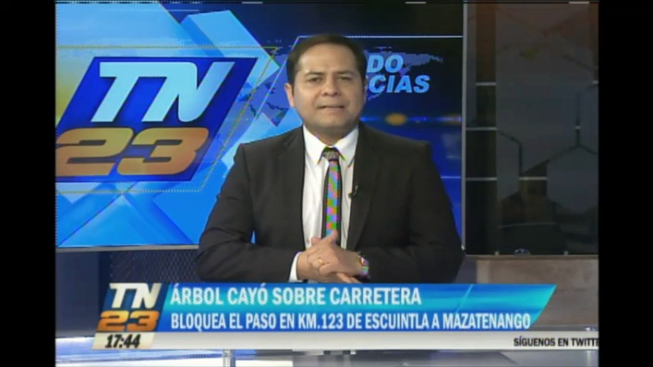Árbol cae en ruta CA-2 Occidente