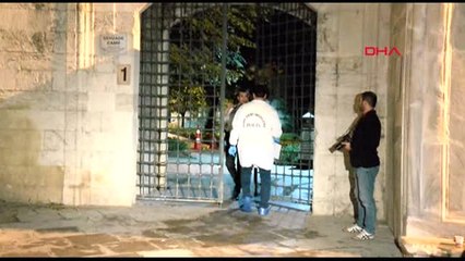 İstanbul Fatih'te Cami Bahçesinde Erkek Cesedi Bulundu