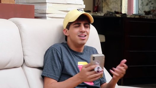 Daniel El Travieso - Mi Hermana Chapi Se Va! - video ...