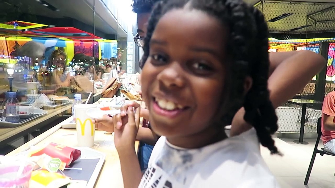 VLOG - DEVINEZ CE QU'IL S'EST PASSÉ DURANT NOTRE BALADE SUR LES CHAMPS #VLOG