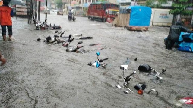 Maharashtra, Gujarat में Heavy Rainfall, Mumbai में High Tide Alert । वनइंडिया हिंदी