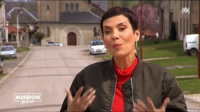 Moment de gêne pour Cristina Cordula hier soir quand il faut annoncer à la future mariée ce qu'elle pense de sa robe - VIDÉO