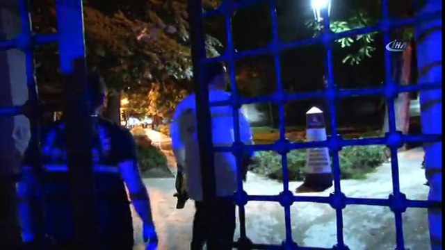 Fatih'te Cami Avlusunda Cinayet