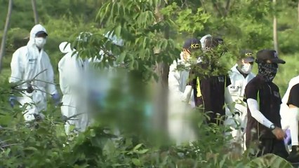 "강진 여고생 휴대전화를 찾아라"...'금속 탐지기' 투입 / YTN