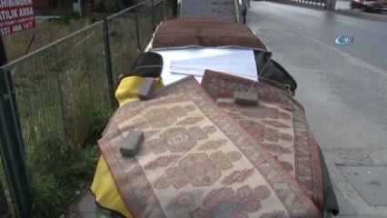 Avcılar'da Doluya Karşı Battaniye ve Kilimli Önlem