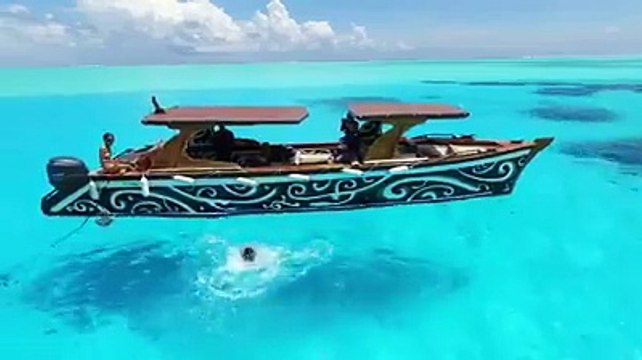 The only Polynesian canoe entirely carved in Bora Bora's ☀58 seconds of pleasure with this video from : Alexandra Travel Excursion organized by : Tamatoa e
