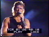 Johnny Hallyday enflamme l'été 1991 : Vivez l'intensité de sa tournée estivale - Une odyssée musicale inoubliable avec le légendaire rockeur français !