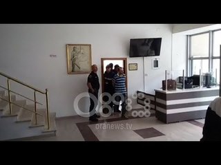 Ora News - Burg për babain që mbajti peng djalin, shfaq probleme shëndetësore dhe në gjykatë