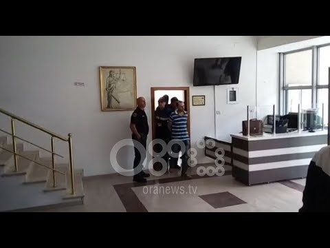 Ora News - Burg për babain që mbajti peng djalin, shfaq probleme shëndetësore dhe në gjykatë