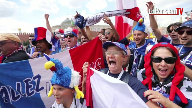 Danemark - France : Bérets, baguettes, les supporters français envahissent la place Rouge