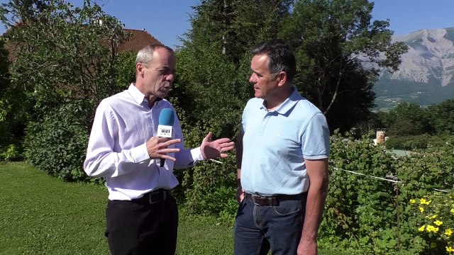 P Hautes Alpes: Bernard, éleveur, et Claude, boucher : rencontre