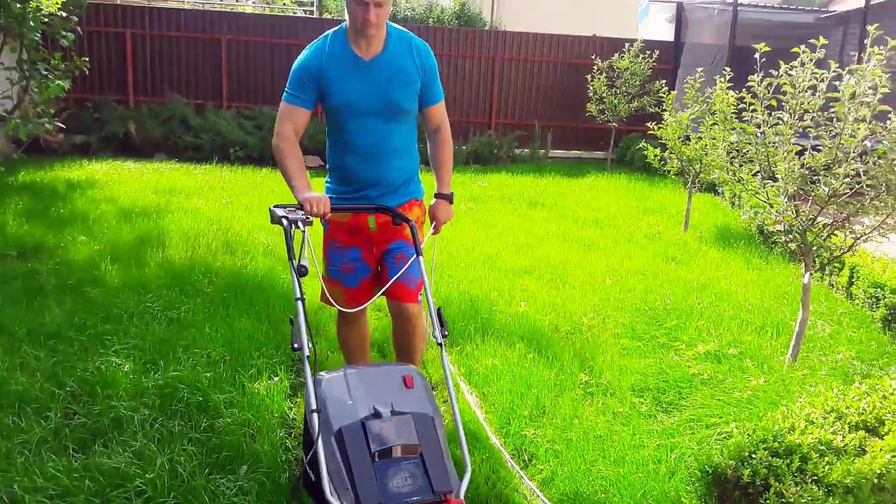 First lawn mowing using Einhell GE EM 1233