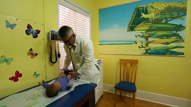 Bác sĩ nhi khoa bật mí cách dỗ trẻ nín trong tích tắc khiến ai cũng bất ngờ