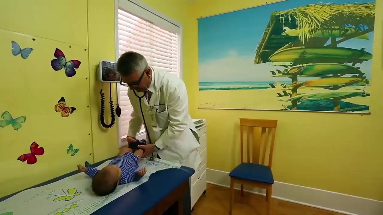 Bác sĩ nhi khoa bật mí cách dỗ trẻ nín trong tích tắc khiến ai cũng bất ngờ