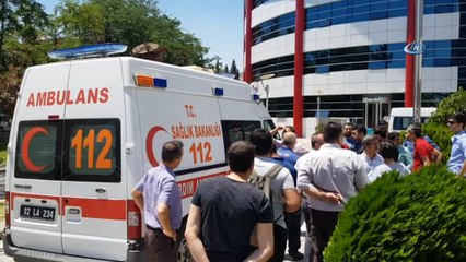 İcra müdür yardımcısı adliyede intihar etti