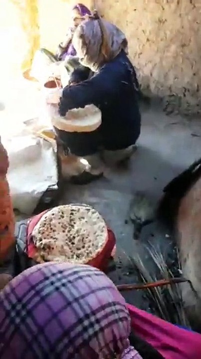 Como fazer pão caseiro em Marrocos - DIRECTO 2 do forno a lenha em Ouarzazate