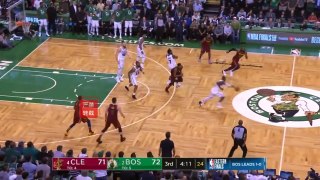 Terry Rozier Gives LeBron James The Death Stare After Dunking In Front Him！