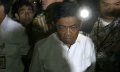 Mensos Tinjau & Beri Bantuan ke Korban Kebakaran di Senen