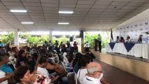 El vicepresidente de la nación, Óscar Ortiz, da sus palabras en la entrega simbólica de más de 25 mil tablets a beneficio de más de 66 mil estudiantes a nivel n