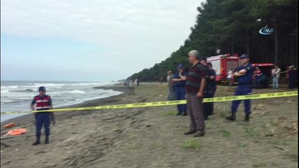 Babasıyla denize giren çocuk kayboldu