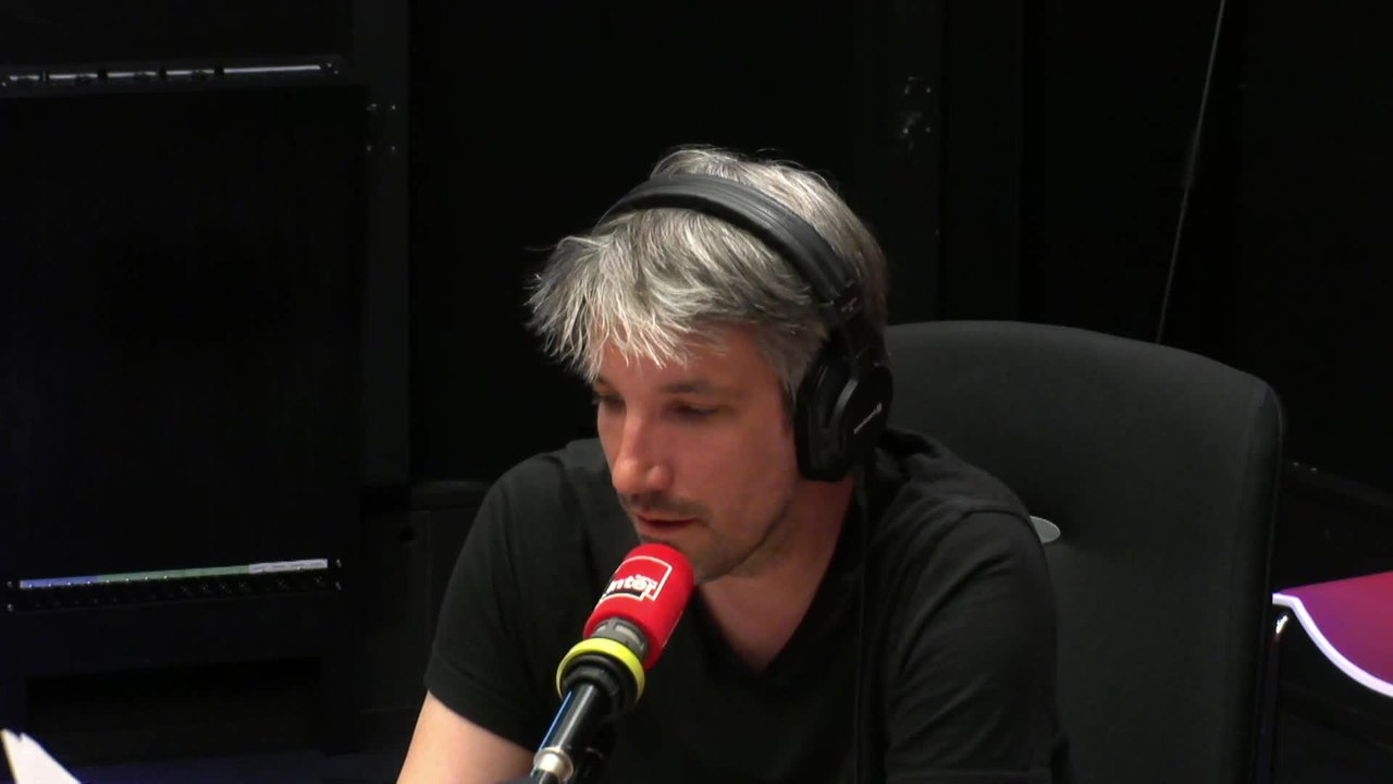 Je suis le président et j'attends le Pape - Le Sketch avec Alix Poisson