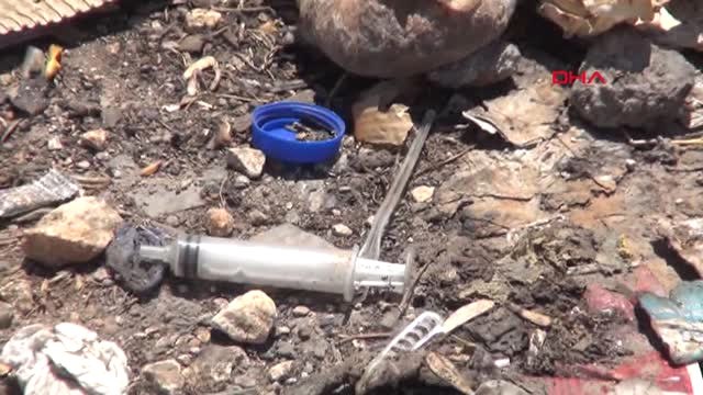 Hastanenin Yan Tarafına Dökülen Tıbbi Atıklar Tehlike Saçıyor