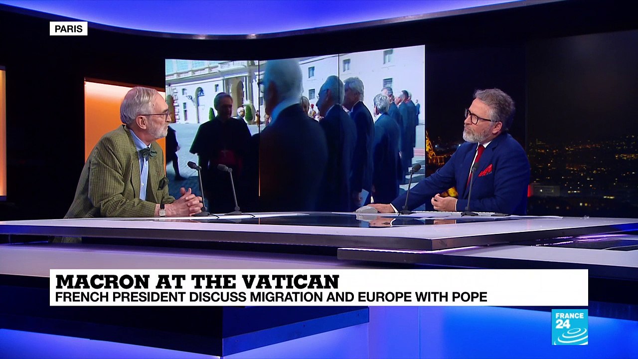 Macron meets Pope Francis