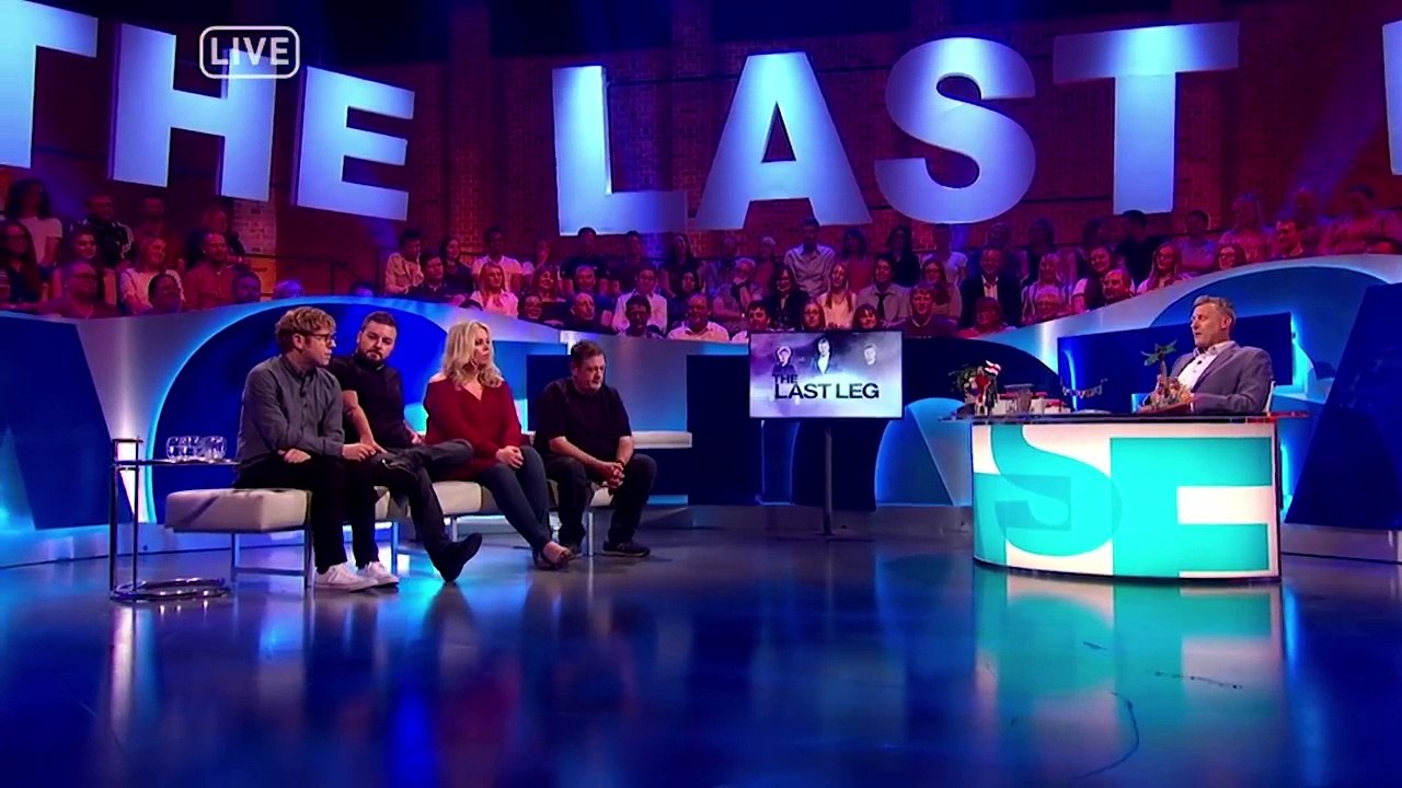 Johnny Vegas' Incredibly Powerful Speech Against Trump & Detaining Children | The Last Leg
