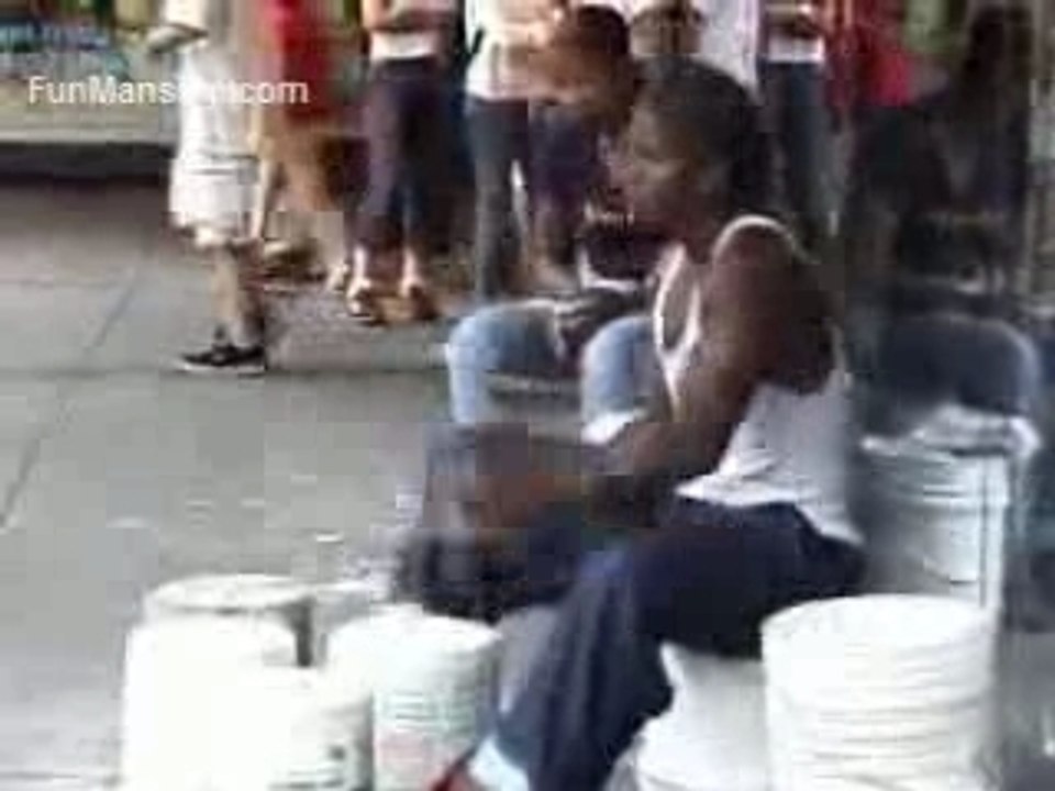 Streetdrummer