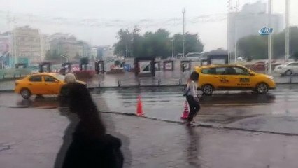 İstanbul'da beklenen yağış başladı