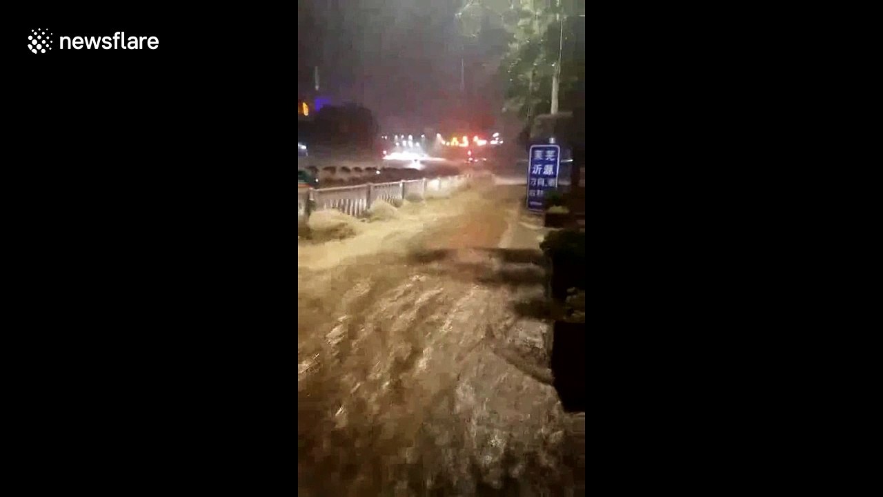 Powerful rainstorm causes flash floods in eastern China