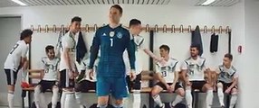 Pep Guardiola und Thomas Tuchel haben Spielsysteme mit Salzstreuern nachgestellt. Jogi Löw bastelt an seinem WM-Team vielleicht mit Dosen... :-)