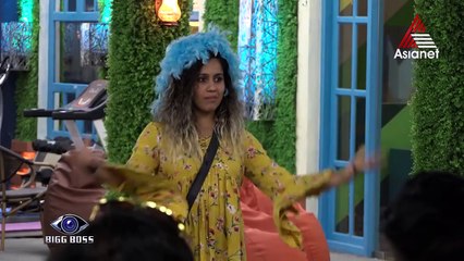 എനിക്ക് ശരിക്കും ഇഷ്ടമായിരുന്നു എന്ന് തോന്നുന്നു പ്രണയകഥ രഞ്ജിനിക്കുമുണ്ട് !