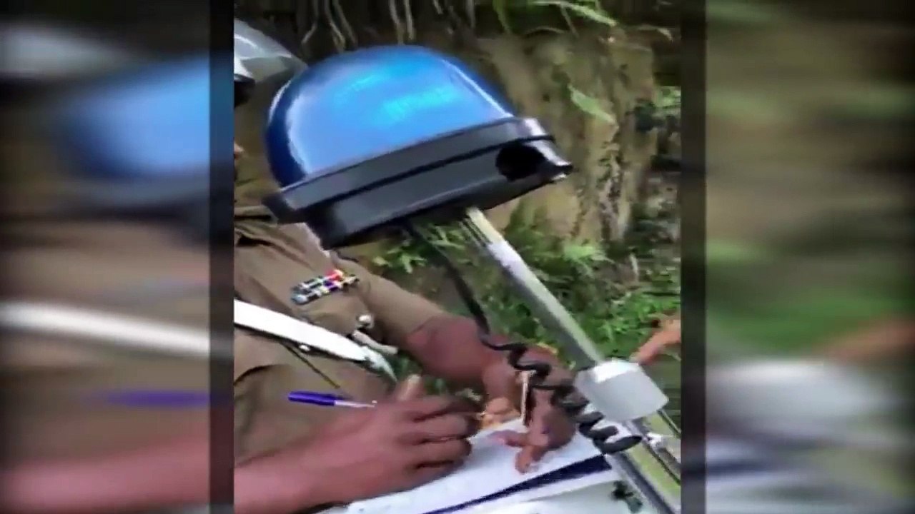 කැමරාව ගිනින් හුත්තා,කැමරාව ගනින් පකයා නැත්තන්..ට්‍රැෆික් පොලීසිය දඩයක් ගහන්න ගිහිල්ලා උණුසුම් වූ ..