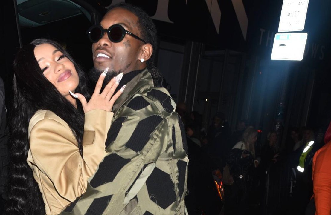 Cardi B heiratete in Unterwäsche