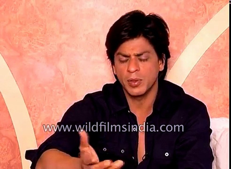 Shah Rukh Khan claims he does not like eating out