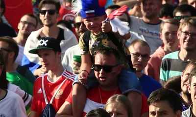 Kalah, Suporter Rusia Tetap Optimis di 16 Besar