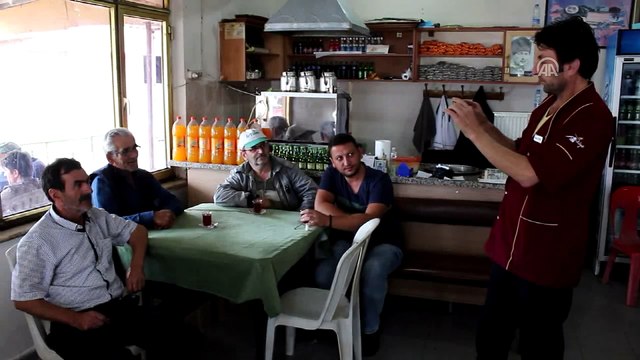 Kahvehanenin duvarlarını müşterilerin fotoğrafları süslüyor - TEKİRDAĞ