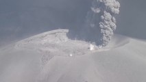 일본 신모에다케 화산 또 분화...연기 2,200ｍ 치솟아 / YTN