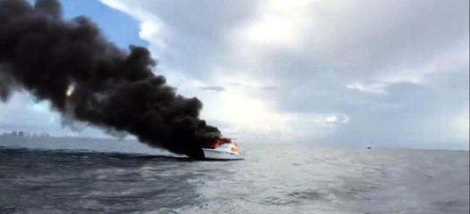 ABD'de Tekne Alev Alev Yandı