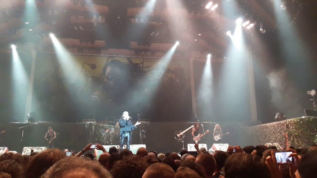 Bruce Dickinson parle en français, Iron Maiden le 26.06.18 à l'Arèna de Genève