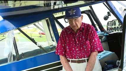 98-Year-Old WWII Pilot Takes Flight to Honor Town`s 250th Anniversary