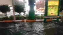 İstanbul'da Sağanak Yağış ve Dolu Etkili Oldu 8