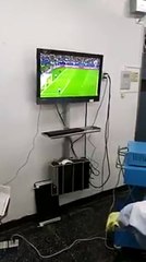 فيديو: تصرف غير متوقع لأطباء خلال قيامهم بعملية جراحية