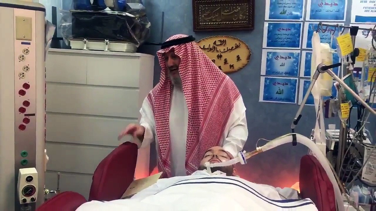 الأمير النائم يشارك في تسليم جوائز مسابقة "الوليد" من العناية المركزة