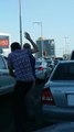 فيديو سعودي يعتدي بالضرب على مقيم.. والسبب غريب!